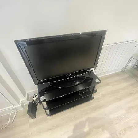 Renovated Studio - Self Check-In, Free Street Parking Watford  Exterior photo