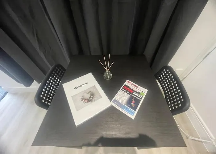 Renovated Studio - Self Check-In, Free Street Parking